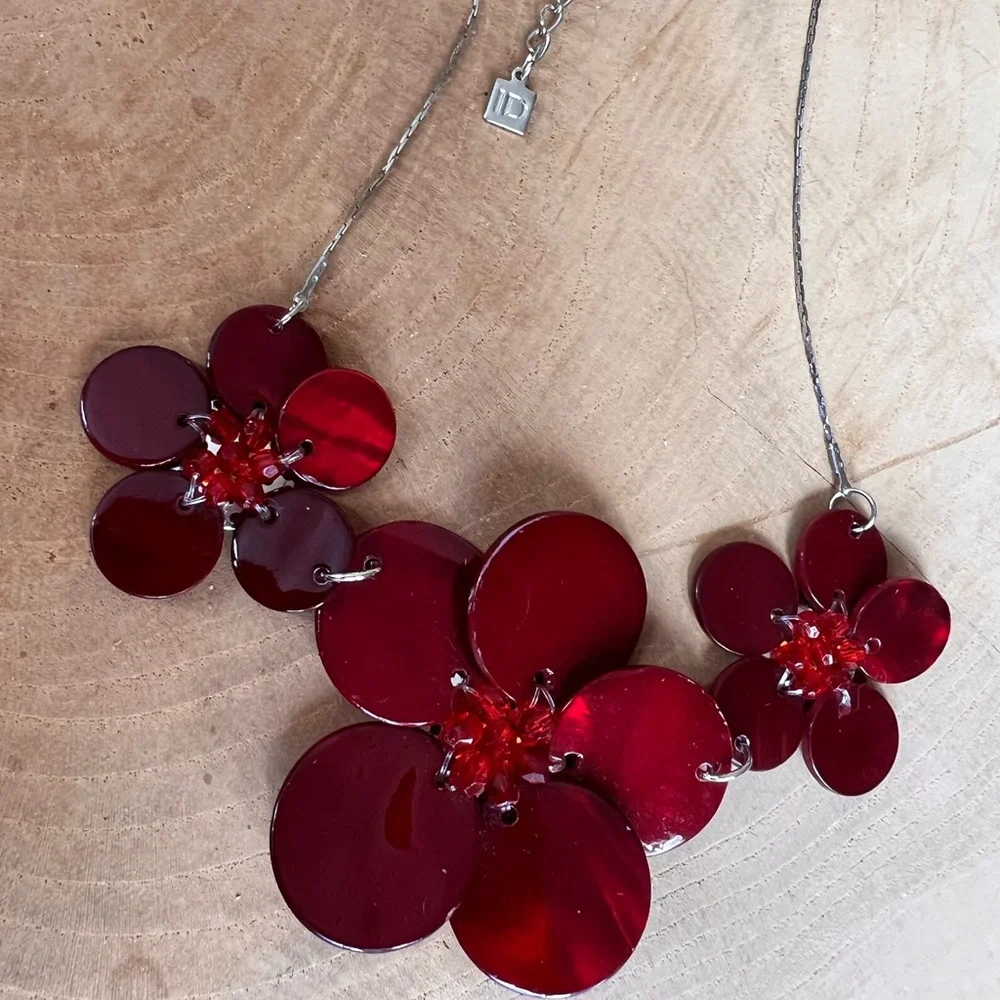 ✔️Red Floral Statement Necklace - Picture 4 of 8